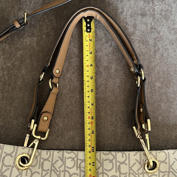 Calvin Klein Saffiano leather bag - Picture 6 of 7